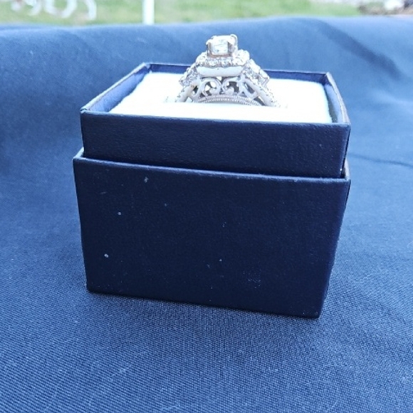 White Gold Diamond HALO Ring with Intricate Band - Picture 9 of 9